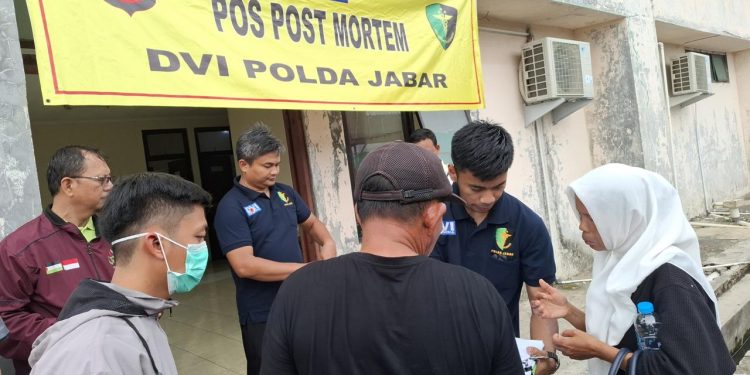 Tim DVI Polda Jabar Kembali Identifikasi Jenazah Korban Longsor Cirebon