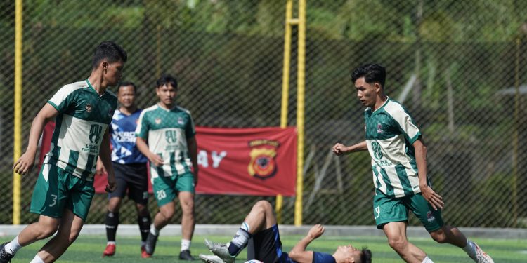 Laga Sengit Semifinal Mini Soccer HUT Bhayangkara ke-79 Polda Jabar: Reskrimsus dan Brimob Melaju ke Final