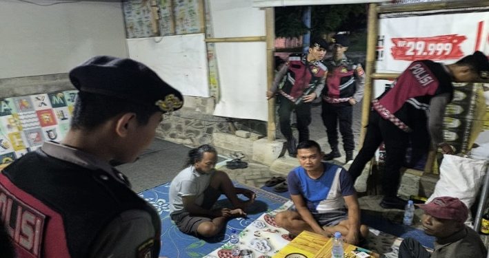 Polres Indramayu Gelar Patroli Skala Besar, Amankan Miras dan Imbau Remaja Hindari Pelanggaran Hukum