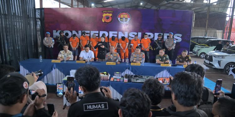 Polda Jabar Berhasil Bongkar Jaringan Kasino Ilegal, Puluhan Pelaku Dan Uang Miliaran Rupiah Diamankan