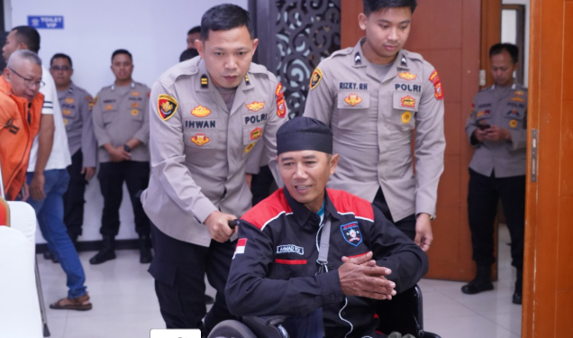 Polda Jabar Gelar Bakti Sosial untuk Kaum Disabilitas dalam Rangka Hari Bhayangkara ke-79