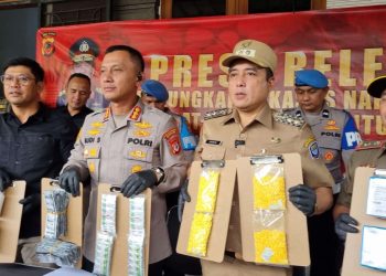 Berhasil Selamatkan Jutaan Anak Muda: Polisi Gerebek Gudang Obat Keras Ilegal di Bandung