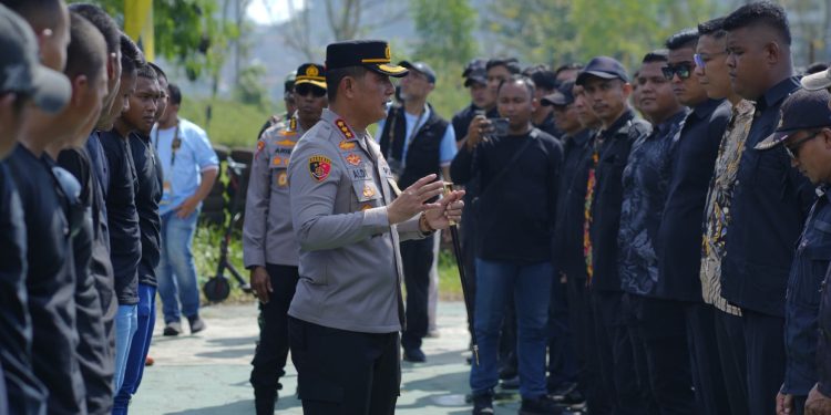 Polresta Bandung Beri Arahan kepada Steward Jelang Laga Persib vs Fort FC di Piala Presiden 2025
