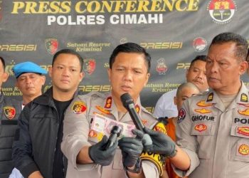 Polres Cimahi Berhasil Ungkap Kasus Pemalsuan Uang, Ratusan Lembar Uang Palsu Diamankan