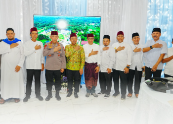 Kapolri Sambang Petang Bersama Ustaz Abdul Somad, Komitmen Jaga Kamtibmas, Jalin Silaturahmi dan Salurkan Santunan