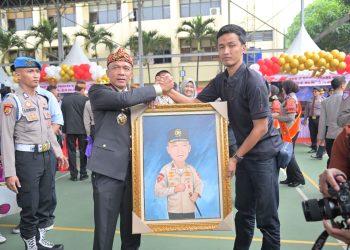 Polda Jabar Rayakan Hari Bhayangkara ke-79 dengan Layanan Lukis Sketsa Wajah Gratis