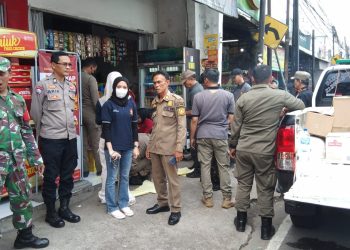 Bhabinkamtibmas Polsek Ciawi Dukung Razia Miras, 804 Botol Disita