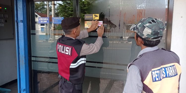 Patroli Dialogis Polres Banjar: Sosialisasi Layanan 110 dan Imbauan Keamanan Warga