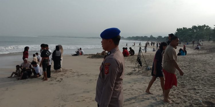 Sat Pol Airud Polres Garut Patroli Pantai Santolo, Antisipasi Lonjakan Pengunjung Libur Sekolah