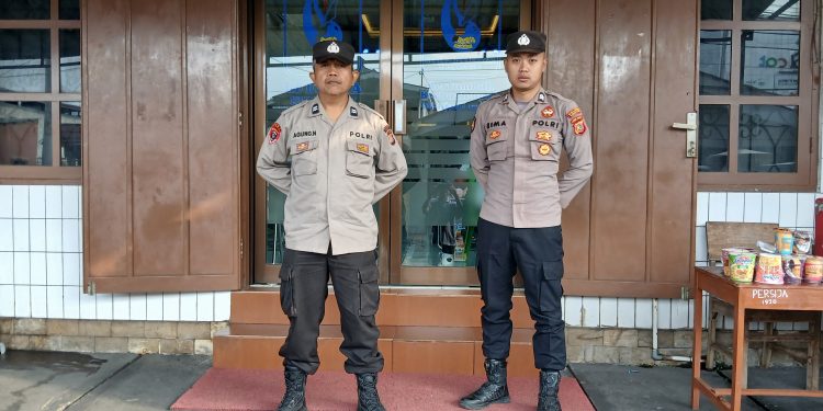 Polsek Kuningan Jamin Keamanan Ibadah Minggu di Gereja Efrata, Wujud Toleransi dan Pelayanan Kepada Masyarakat