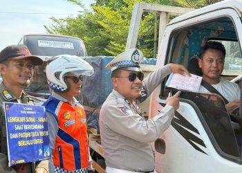 Satlantas Polres Indramayu Edukasi Keselamatan Berkendara di Operasi Patuh Lodaya 2025