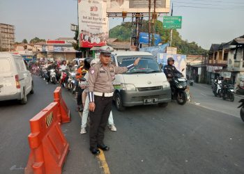 Wujudkan Kamseltibcarlantas, Polsek Ciampea Polres Bogor Gelar Pengaturan Lalu Lintas