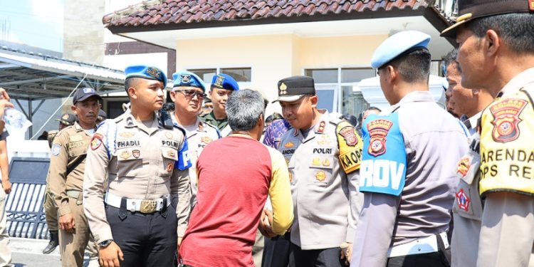 Aksi Nelayan di Pangandaran Memanas, Kapolres Turun Tangan Redam Amuk Massa