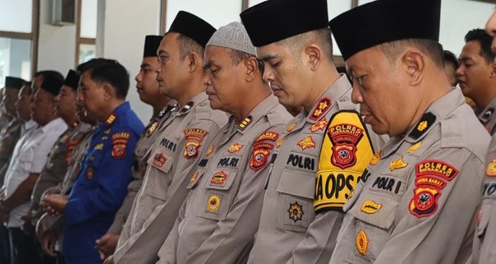 Polres Indramayu Gelar Salat Gaib untuk Almarhumah Kasat Binmas AKP Suprihati Setyaningsih