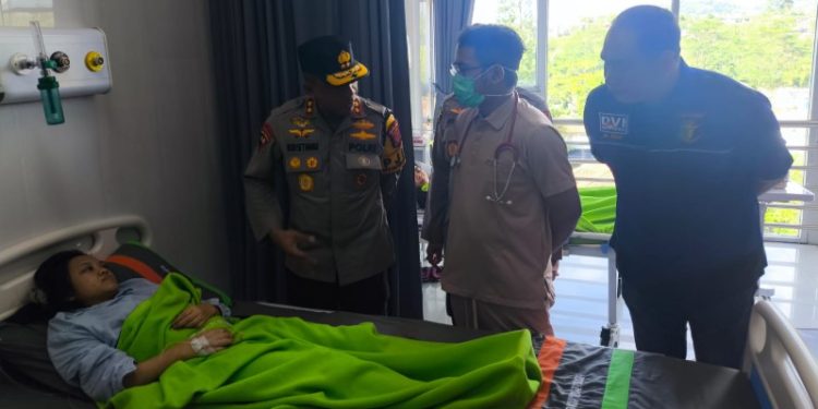 Kapolda Jabar Jenguk Tasya, Pelajar Korban Kericuhan Dalam Pesta Rakyat di Garut