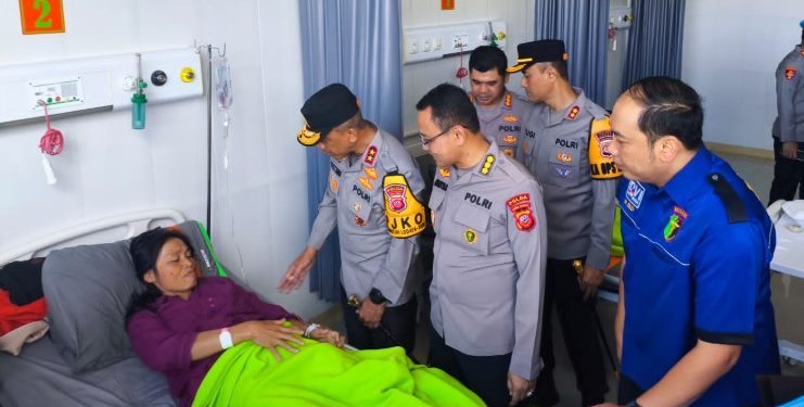 Kapolda Jabar Pastikan “Onyas Herti” Korban Pesta Rakyat Garut Dapat Perawatan Terbaik