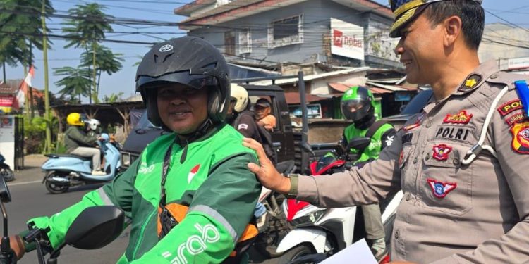 Ops Patuh Lodaya 2025: Ditlantas Polda Jabar Amankan Arus Lalu Lintas di Sukajadi-Gerlong