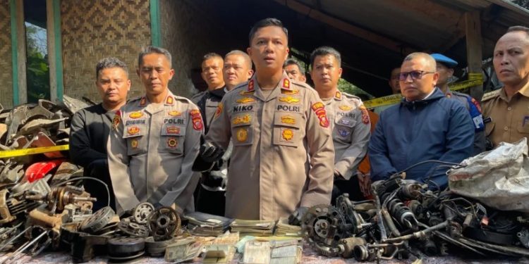 Polres Cimahi Bongkar Gudang Ratusan Motor Curian di Bandung Barat