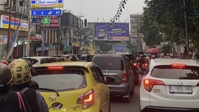 Sejumlah Ruas Jalan Terpantau Padat Merayap, Polres Sukabumi Kota Kerahkan Personel untuk Penguraian