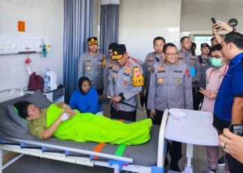 Kapolda Jabar Jenguk Warga Terluka di Pesta Rakyat Garut