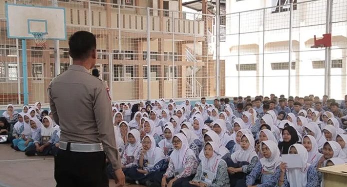Operasi Patuh Lodaya 2025: Polres Majalengka Gelar “Police Goes to School” di SMAN 2, Edukasi Keselamatan Berlalu Lintas Sejak Dini