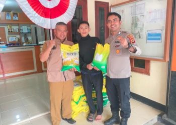 Polsek Jatinangor Gelar Gerakan Pangan Murah Bersama Bulog Sumedang