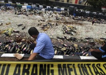 Polres Purwakarta Sita Ratusan Liter Ciu dalam Operasi Cipta Kondisi