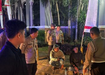 Satlantas Polres Karawang Edukasi Security tentang Keselamatan Berlalu Lintas