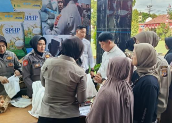 Antusiasme Warga Cirebon Padati Gerakan Pangan Murah di Mapolresta