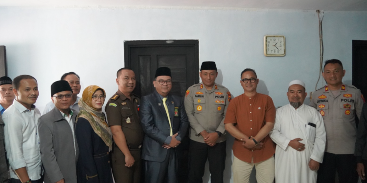 Polres Tasikmalaya Kota Serahkan Kunci Bedah Rumah dalam Rangka Hari Bhayangkara ke-79