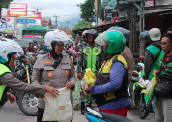 HUT Polwan ke-77, Polresta Cirebon Salurkan Bantuan untuk Masyarakat yang Membutuhkan