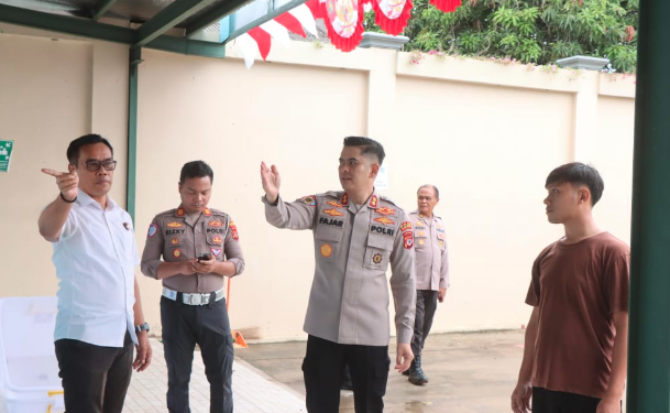 Kapolres Indramayu Tinjau Kesiapan Dapur Gizi untuk Siswa