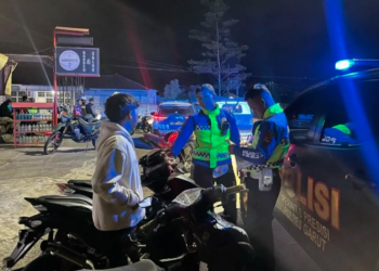 Polisi dan TNI Gelar Patroli Malam untuk Jaga Keamanan di Garut