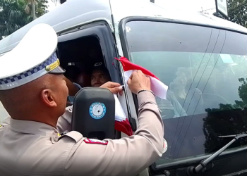 Ribuan Bendera Merah Putih Hiasi Kendaraan di Puncak, Polres Bogor Gelar Kampanye Kemerdekaan