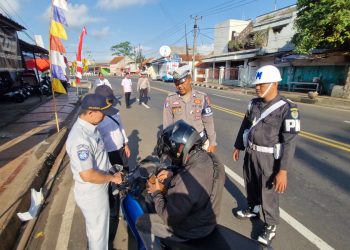 Polres Banjar Edukasi Wajib Pajak, Razia Kendaraan Bermotor Berbuah Positif
