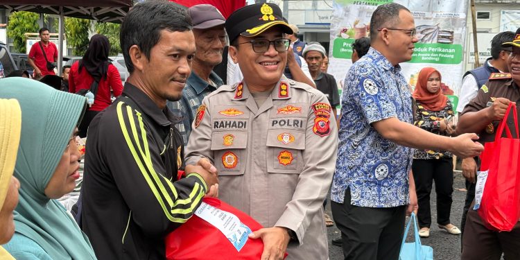 Polres Banjar Gelar Gerakan Pangan Murah HUT ke-80 RI: 500 Paket Sembako Terjangkau, UMKM Lokal Terangkat