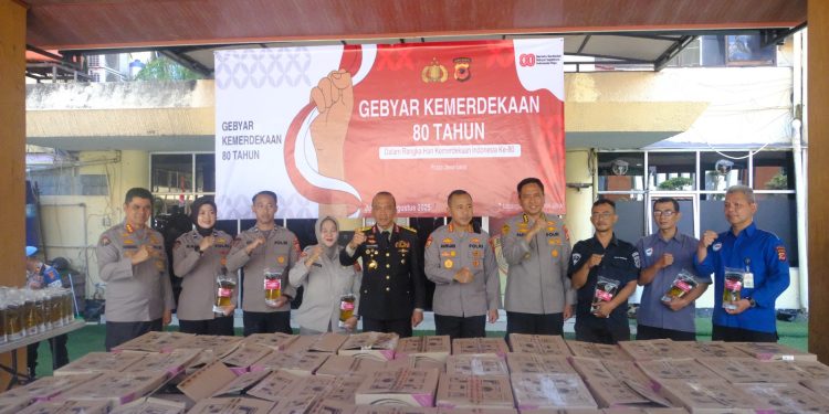 Gebyar Kemerdekaan, Kapolda Jabar Beri Kejutan Minyak Goreng Gratis untuk Seluruh Personel