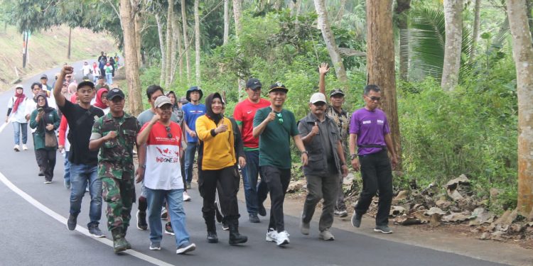 Karnaval Meriah Semarakkan HUT ke-80 RI di Kecamatan Lakbok, Ciamis