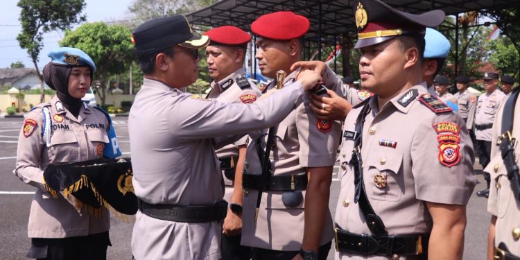 Polres Banjar Gelar Sertijab Pejabat Utama, Kapolres Tekankan Adaptasi dan Peningkatan Kinerja