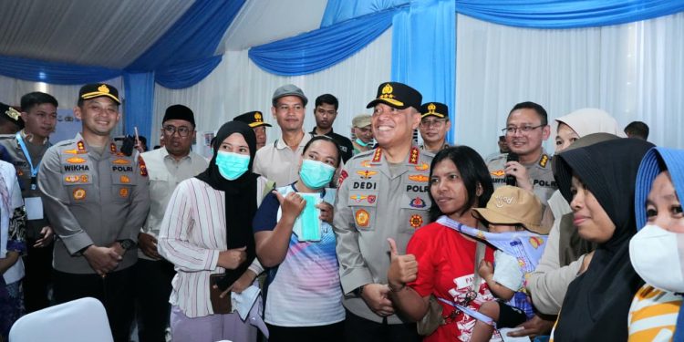 Dekat Dengan Masyarakat, Wakapolri Dinanti Warga, Saat Tinjau Bakti Sosial, Bakti Kesehatan dan Pembangunan SMA Kemala Taruna Bhayangkara di Bogor