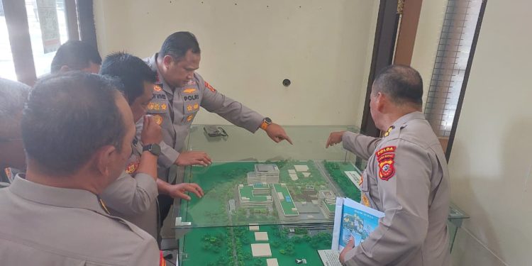 Wakapolda Jabar Tinjau Pembangunan Rumah Dinas dan RS Tegal Lega: Fokus pada Kesejahteraan Anggota dan Pelayanan Publik