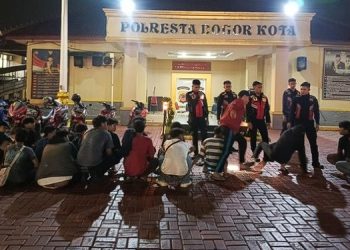 Mabuk-mabukan di Pinggir Jalan, 18 Pemuda di Bogor Diamankan Polisi