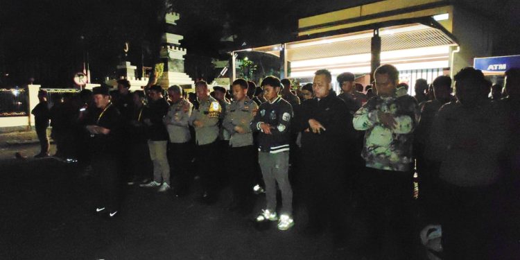 Wujud Solidaritas Tanpa Batas, Polda Jabar Gelar Salat Gaib untuk Driver Ojol Bersama Mahasiswa