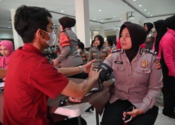 Peduli Kemanusiaan, Polwan Polda Jabar Serentak Lakukan Aksi Donor Darah