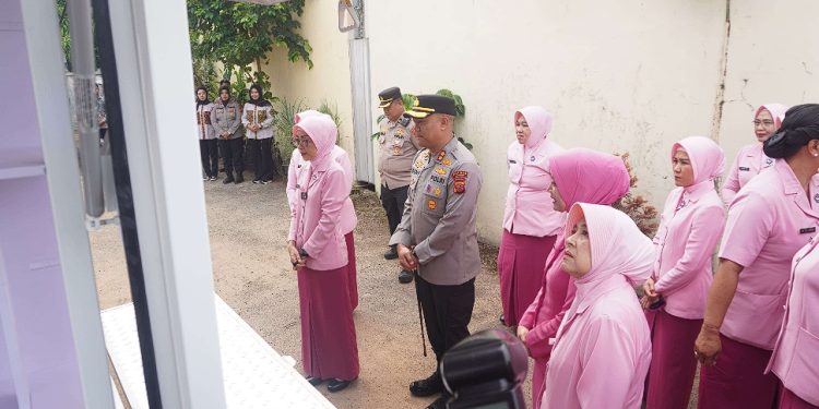 Ketua Bhayangkari Daerah Jawa Barat Tinjau Pembangunan Satuan Pelayanan Pemenuhan Gizi (SPPG) di Aspol Sukamenak Subang