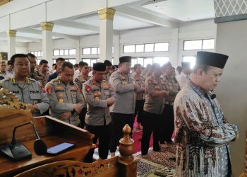 Polda Jabar Gelar Salat Gaib untuk Driver Ojek Online ALM. AFFAN KURNIAWAN