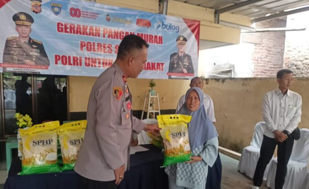 Polres Subang Gelar Gerakan Pangan Murah Serentak di Seluruh Polsek, Bantu Masyarakat Hadapi Gejolak Ekonomi