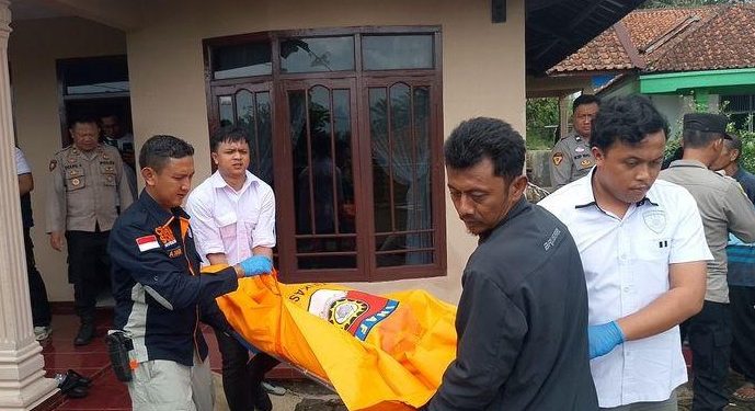 Polisi Lakukan Olah TKP Tewasnya Seorang Pria di Tasikmalaya