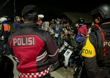 Polres Garut Sita Puluhan Botol Miras dan Knalpot Bising dalam Razia Semalam