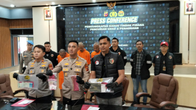 Polres Cianjur Ungkap Pencurian Emas Rp165 Juta, Tangkap Pelaku Utama dan Dua Penadah